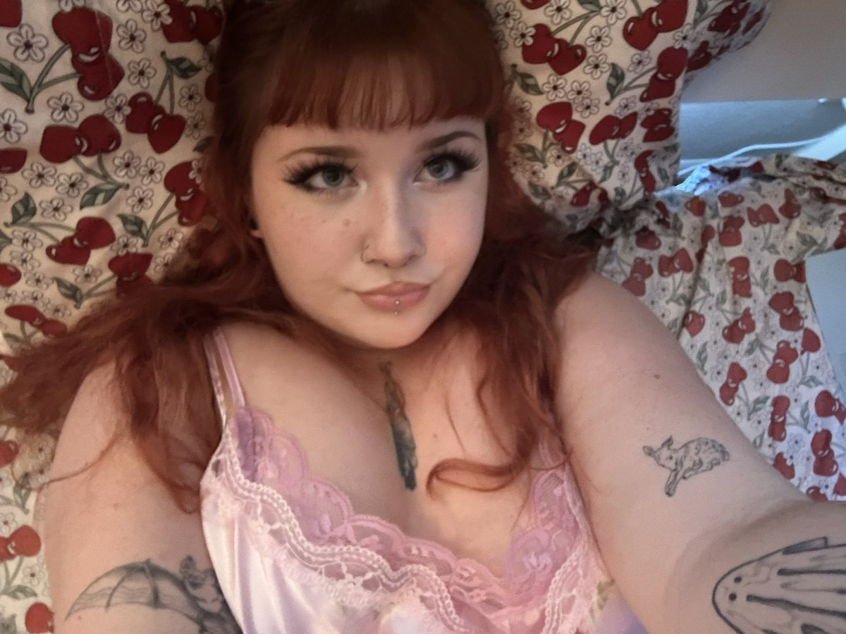 femmelovesong's tweet image. never forget about my beautiful angelic face card Okay guys
