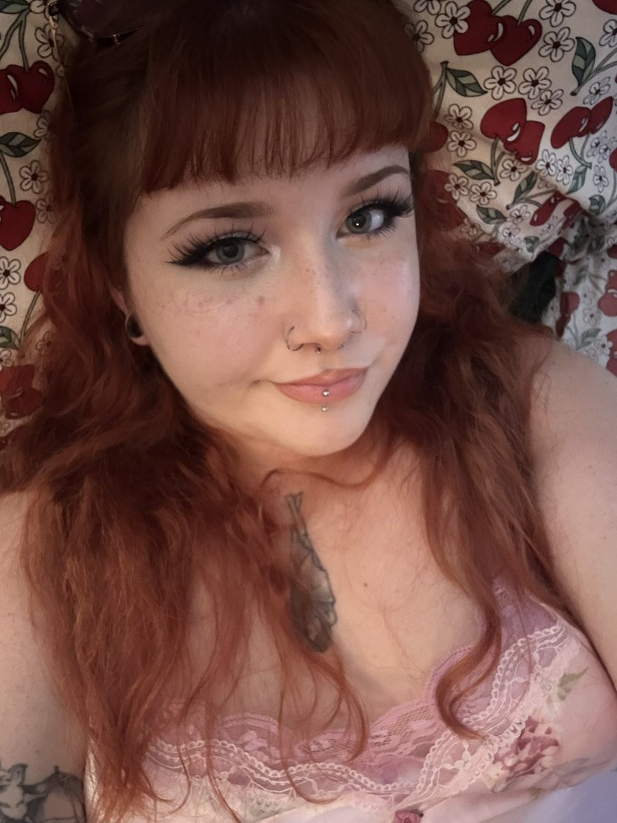 femmelovesong's tweet image. never forget about my beautiful angelic face card Okay guys