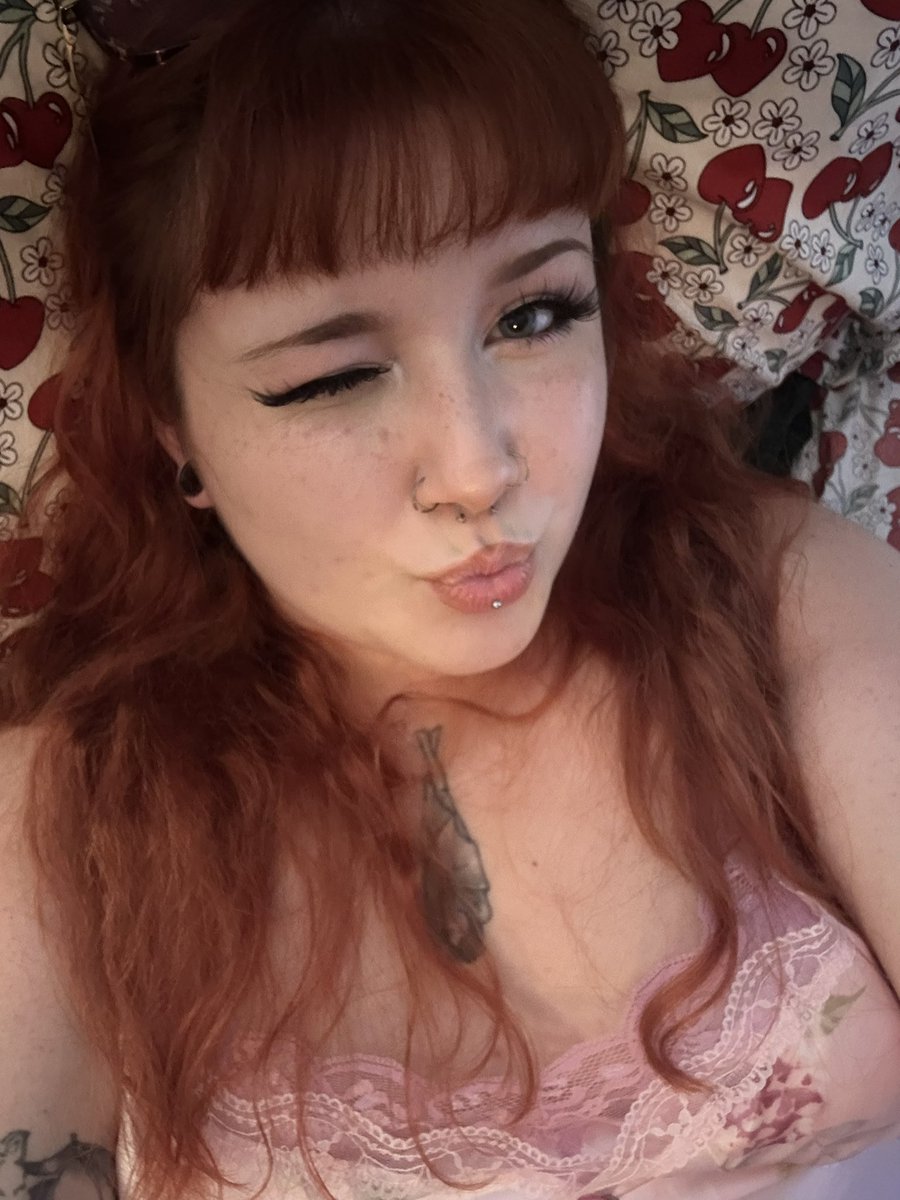 femmelovesong's tweet image. never forget about my beautiful angelic face card Okay guys