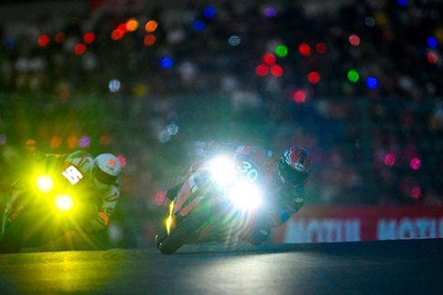 Bridgestone_JPN's tweet image. \18連覇を目指して参戦 #鈴鹿8耐 📣🏍/
8月1日から3日、三重県の鈴鹿サーキットにて鈴鹿8時間耐久ロードレースを開催!
#ブリヂストン は21チームを二輪車用タイヤブランド「BATTLAX」でサポートし、18連覇に挑戦します💪…