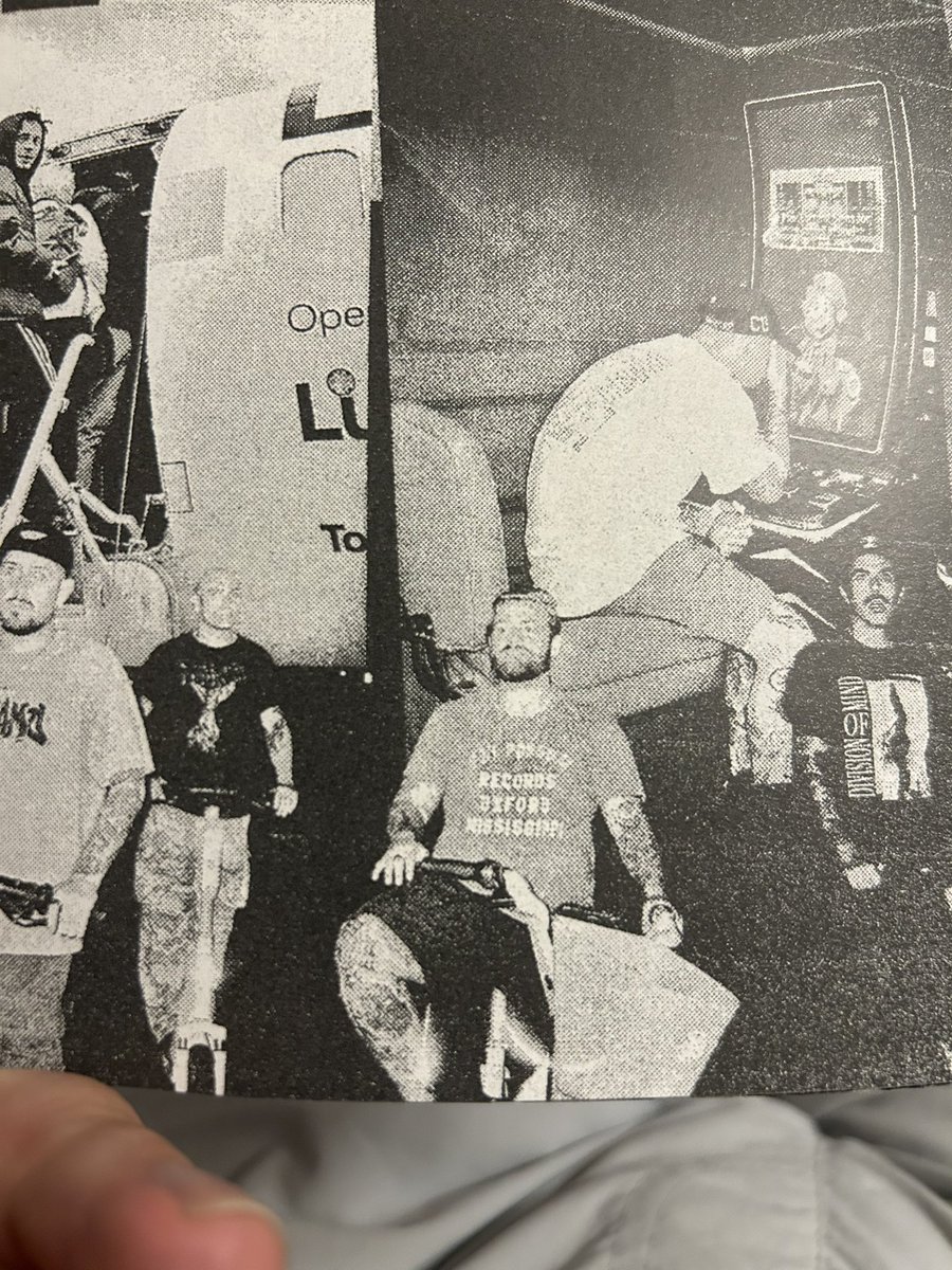 ustinlenox's tweet image. Oxford, MS’s own @FatPossum makes a showing on the first page of the @CombustNyhc zine !!
