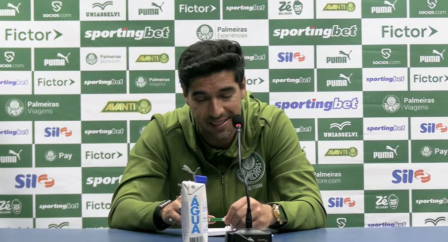 mmurilodias's tweet image. Abel Ferreira ao ouvir que o Palmeiras é bem treinado:
- Tem uns amigos seus que o treinador do Palmeiras não sabe de nada, é fraco, só faz a mesma coisa. Enfim, são só opiniões.