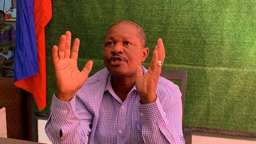 Rosemond Jean mande pou Etazini pa voye Boulos Ayiti, men pito nan prizon Salvadò. Petèt gason ta byen manyen li. 

Li fè konnen pa gen polisye ki ka jere Boulos  Ayiti epi jij yo gen pwoblèm ak lajan. Yo paka wè sa ak zye.