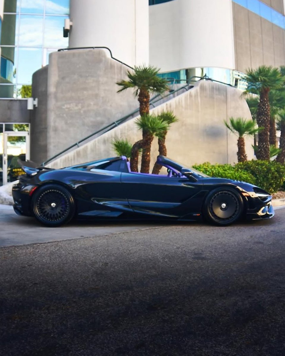 duPontREGISTRY's tweet image. 2022 McLaren 765LT Spider | Asking Price: $584,999
This menacing 765LT is presented in a combination of Black over an MSO Purple Interior, all complimented by Custom HRE Wheels