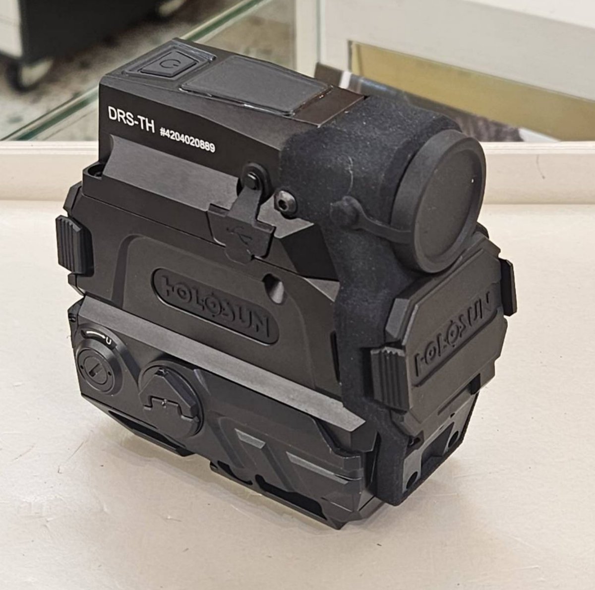 AcroGuard2624's tweet photo. DRS-TH用のhttps://t.co/oGxux3jHEg
に、アクロガードZEROを装着
サイズがぴったりなので接着なしで取り付けられます。
ご自身でも取り付けできるのでアクロガードのみの購入でお財布にもやさしいです。 https://t.co/4XkQwjmUpz