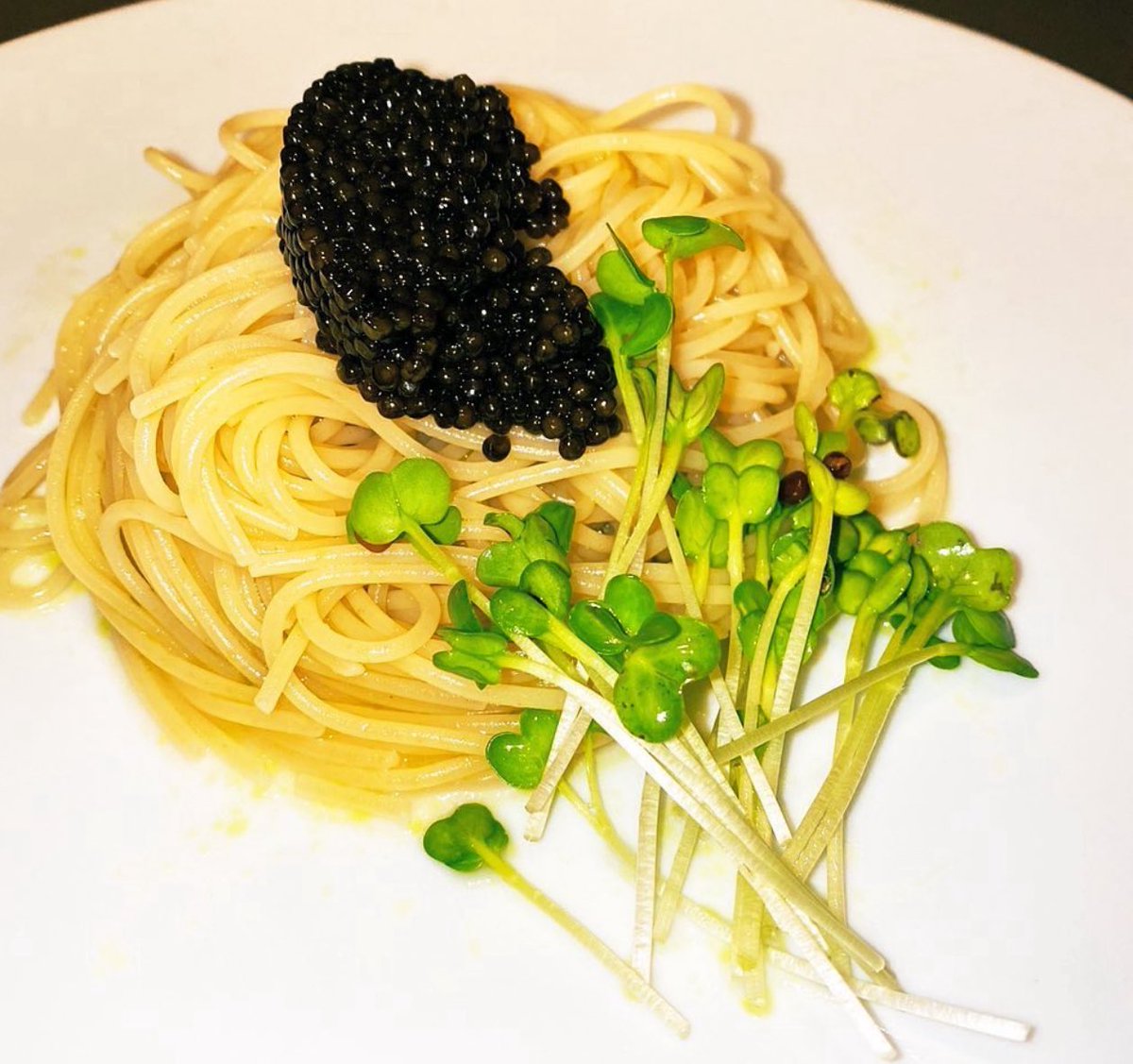 tscaviar's tweet photo. 暑いですがみなさまちゃんと食べてますか？🥵
世間は大谷選手の連続ホームラン⚾️
トランプ氏との日米合意問題やらこの先の未来はどうなるかわからないけど
楽しい出来事がたくさん増えますように✨

本日7月24日は大安、一粒万倍日✌️
今日もと半日💪
#企業公式相互フォロー 
#企業公式夏のフォロー祭り https://t.co/mPAhCRvecC