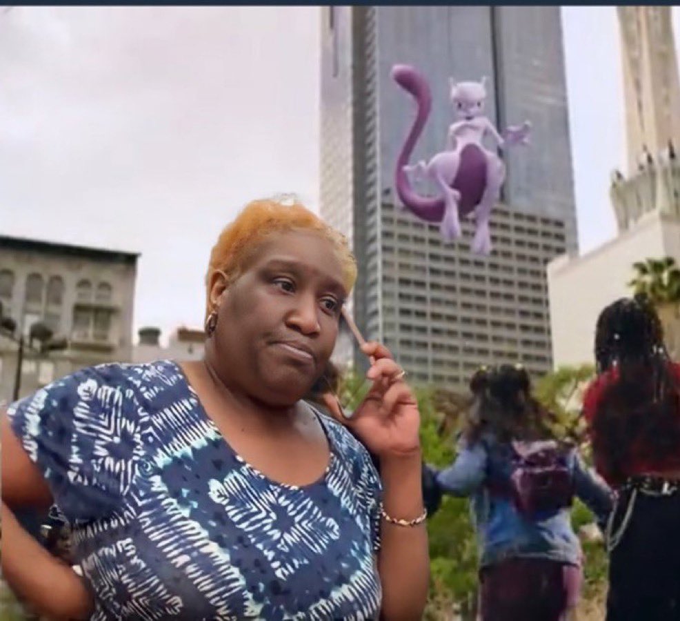 Mary_CosbyFan's tweet image. Auntie?? Alexia put that black baby down #RHOM