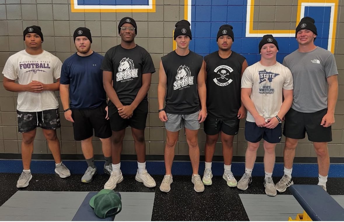 Isaiaholabode08's tweet image. 900 club!!
Bench:270
Clean:235
Squat:405
40 time- 4.9, mph 19.1, agility- 4.4