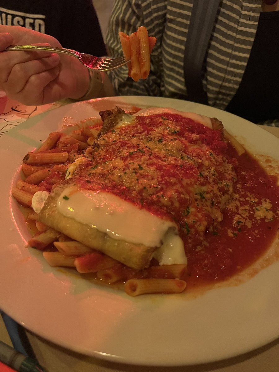 NateyBakes's tweet image. Johnny’s!!!