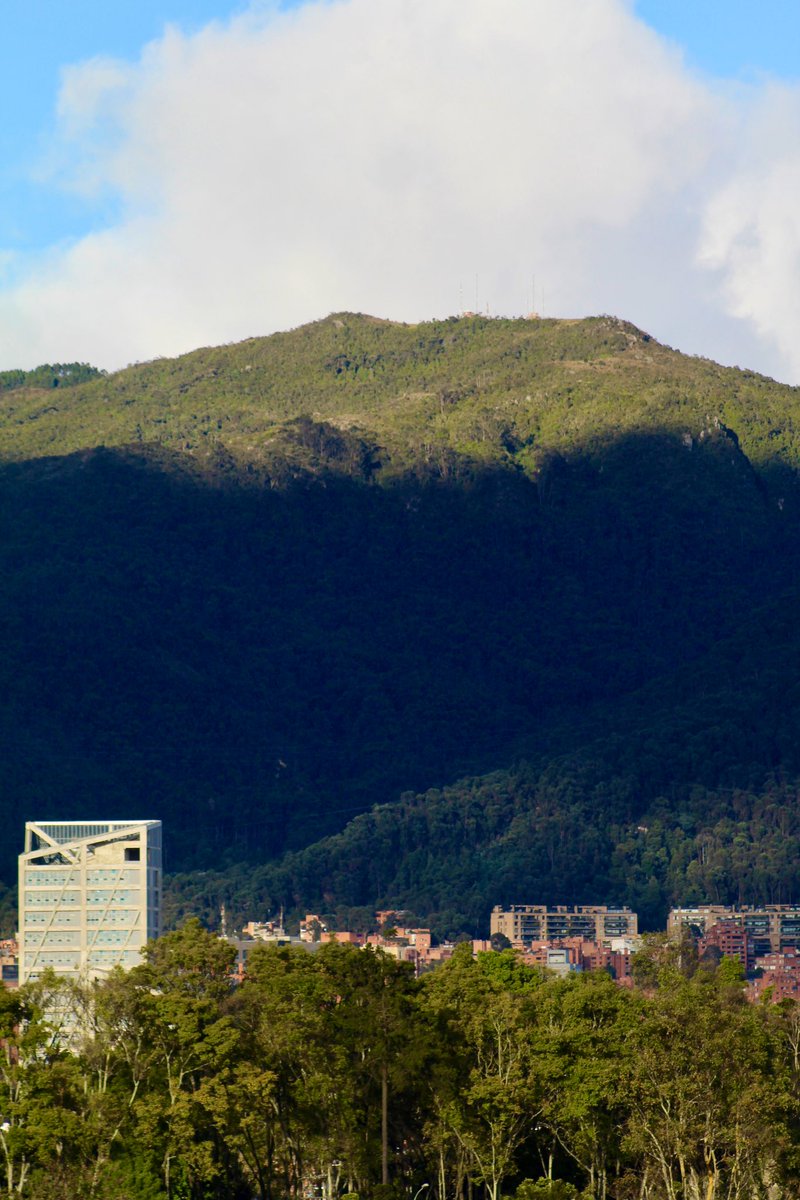Los cerros orientales desde las ventanas: