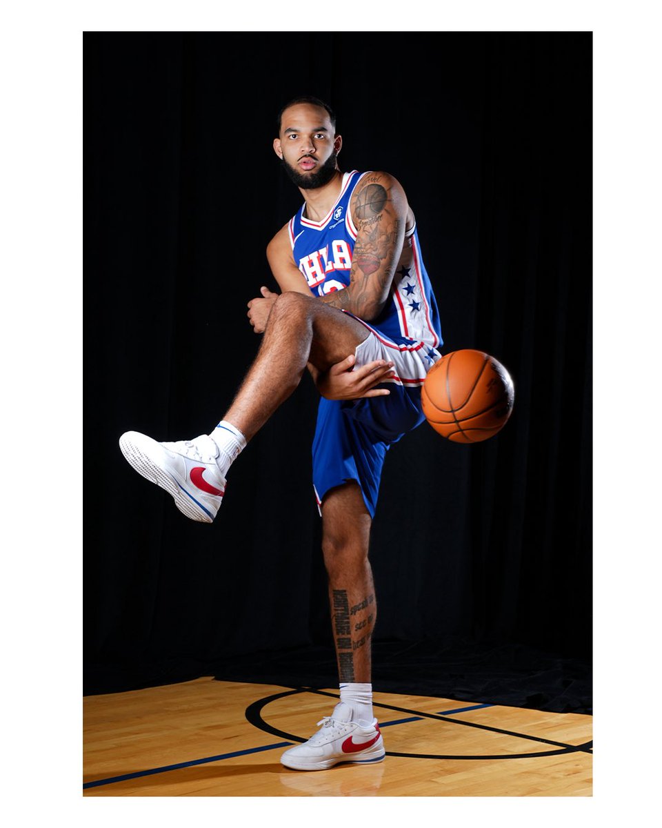 BrotherlySixers's tweet image. Nossos rookies com os uniformes oficiais da temporada!!