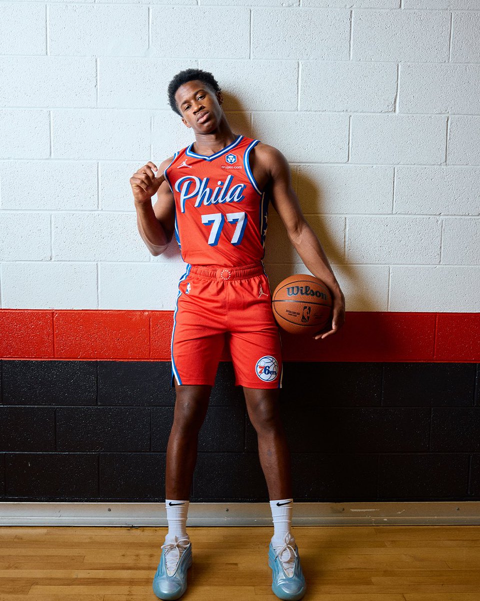 BrotherlySixers's tweet image. Nossos rookies com os uniformes oficiais da temporada!!