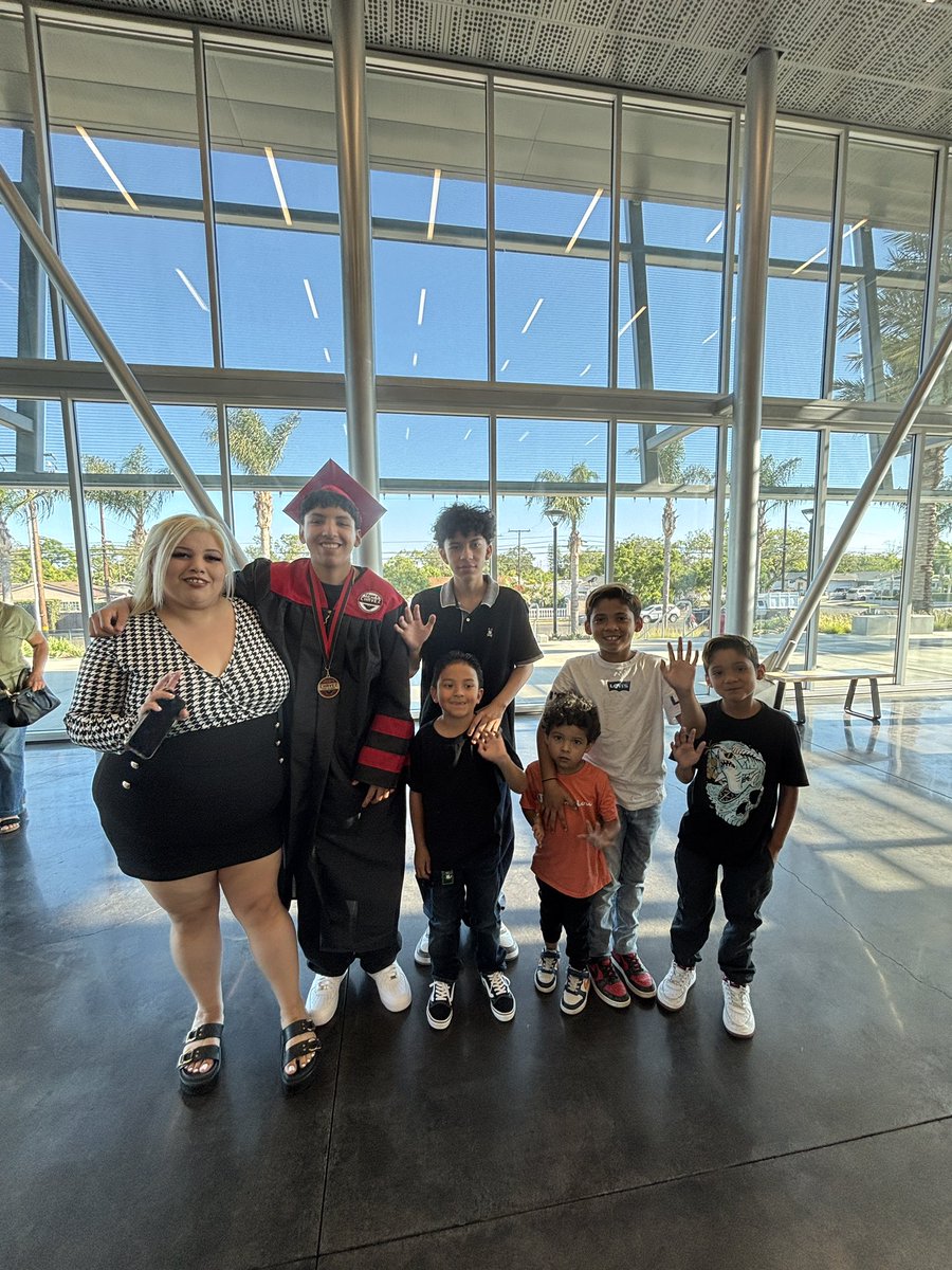 🎓 SAUSD’s 2025 Summer Graduation is about to begin! Celebrate with us from wherever you are—watch the live stream now at sausd.us/classof2025 🎉

#WeAreSAUSD #SAUSDBetterTogether #SAUSDClassof2025 #SAUSDGraduateProfile #SAUSDSummer2025