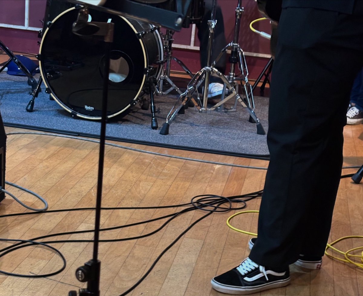 7/21に全体練を開催しました！
全体練では、予め決めた課題曲を各々練習して来て、当日のメンバーで合わせるといった活動をしています！
段々と演奏がまとまっていく感じを楽しめます！！

#つくば #社会人バンド #つくバン #課題曲