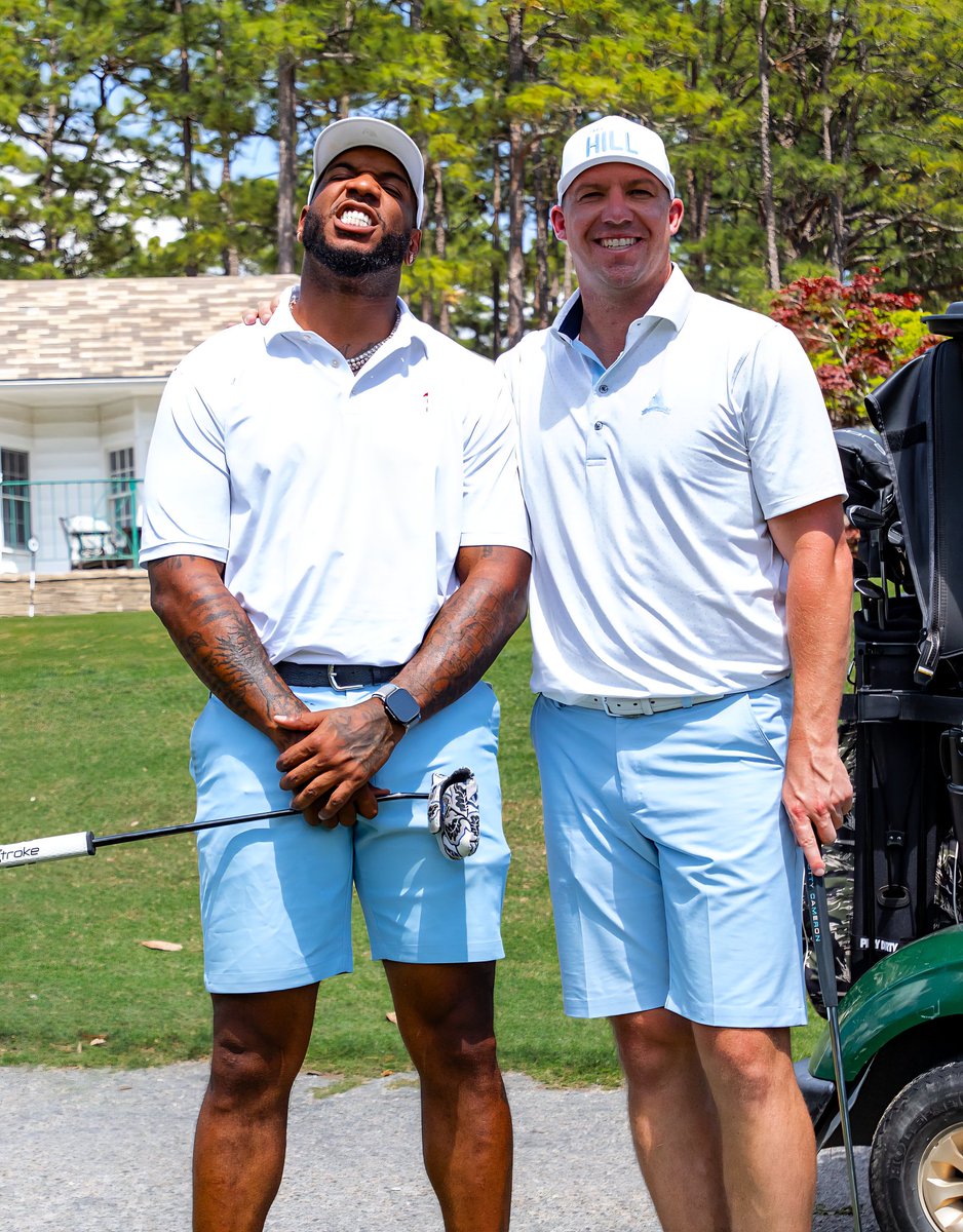uncsportsphotos's tweet image. Former Carolina Stars, Eric Ebron and Bryn Renner. #UNCFootball #Kenan #UNCommon #unc #ChapelHill #tarheels #GoHeels #ACC #ChapelBill #CarolinaFamily #CarolinaBlue #Carolina #CarolinaFootball @BrynRenner #GDTBATH PHOTO COURTESY OF: @UNCFootball