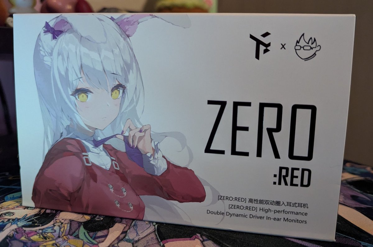 ✨New Headphones✨
Am I part of the cool kids now? 🥺