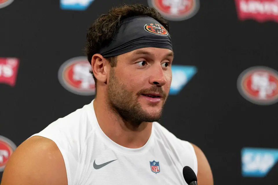 Eric_Branch's tweet image. #49ers’ practice report:
* Kicker competition kicks off with prominent onlookers
* One small step for Dee Winters?
* New plan for "psycho" McCaffrey
* First-string units
* Hall of Fame LB visits
sfchronicle.com/sports/49ers/a…