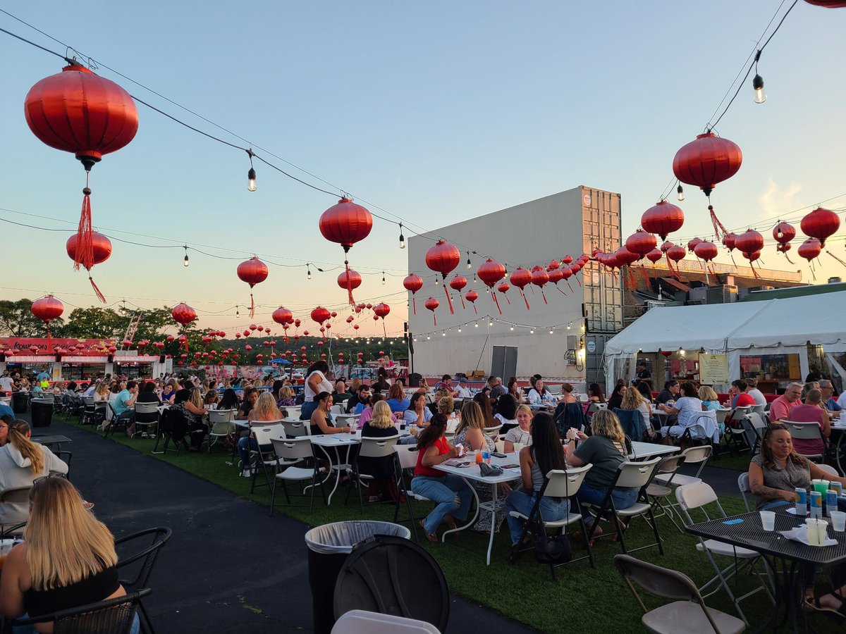 KowloonSaugus's tweet image. It's a packed house for Wednesday Night Bingo! Thank you to everyone for coming out! Thank you to The Greater Lynn Chamber of Commerce for having their Bingo Night Event here!
#WednesdayNightBingo
#KowloonRestaurant
#BingoMusicMaiTaisSaugusWings