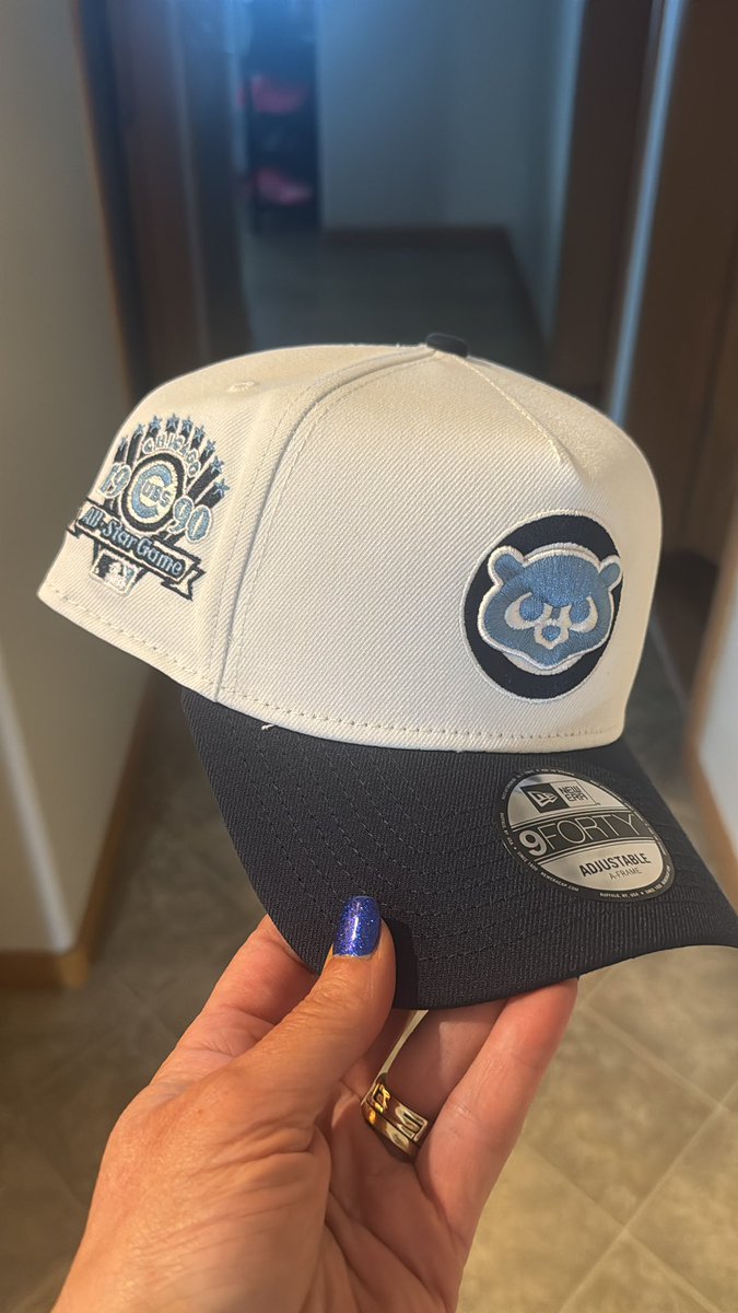WendiEarley's tweet image. .@roydawg_13 showed up at the #SFB15 draft with THIS for my birthday last month! I know exactly how painful it was for him to walk into a store and spend his money on this hat! I love it!! Thanks, Dennis!