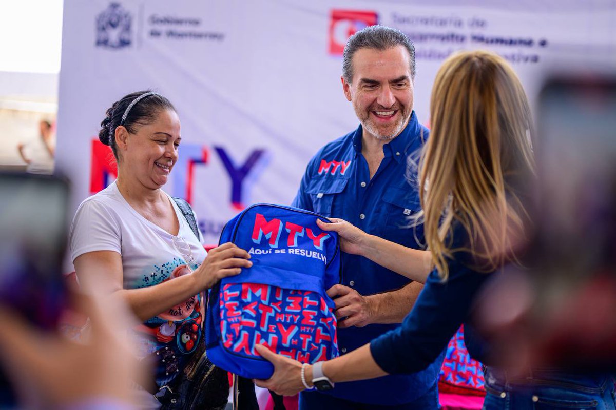 AdrianDeLaGarza's tweet image. 📚¡En Monterrey le entramos en serio a la educación!
Para que más niñas y niños reciban su paquete de materiales escolares, ampliamos a 13 los puntos de entrega del programa “Útiles, Útiles”, sumando nuevas sedes en Topo Chico, Granja Sanitaria, Genaro Vázquez y la CROC.…