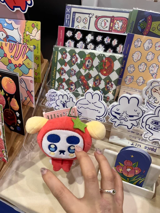 yaay all set up at seoul illustraion fair! i'm at table F16