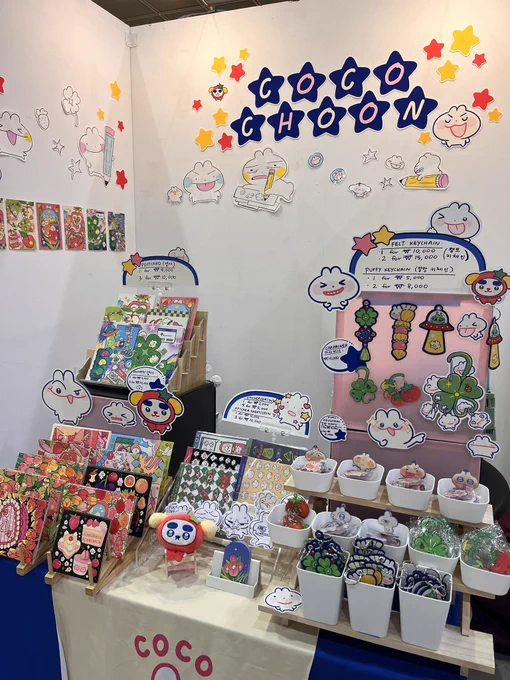 yaay all set up at seoul illustraion fair! i'm at table F16