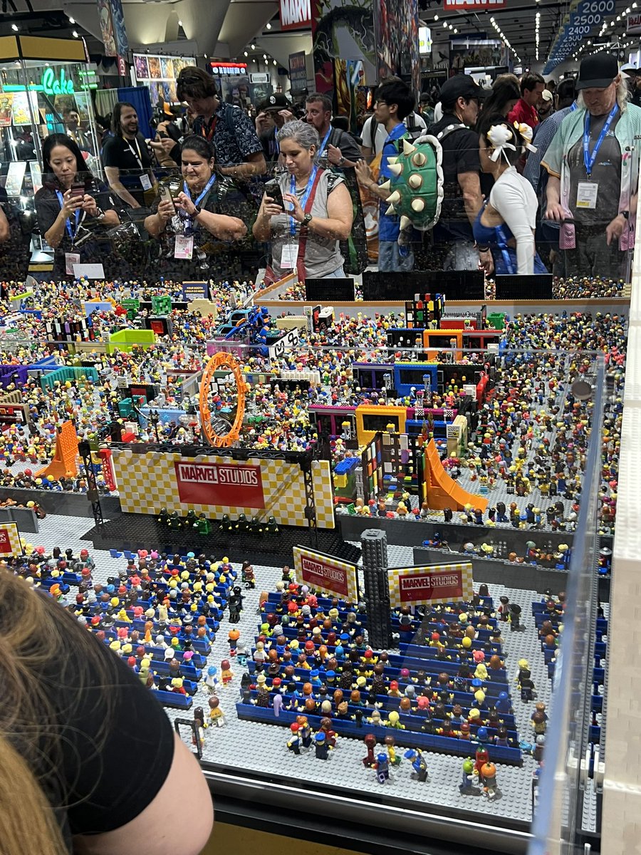 IGN's tweet photo. LEGO has constructed a full-scale model of the San Diego Convention Center inside of #SDCC! https://t.co/ihVjoW6vsm