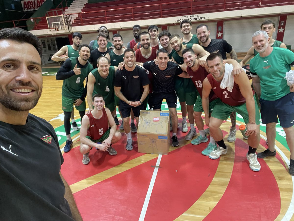 ignaciosilva86's tweet photo. Muchas gracias @Aguada_oficial por dos años increíbles lleno de grandes desafíos y experiencias!! 
Gracias a todo el staff, jugadores, funcionarios, dirigentes y a su gran hinchada. 
Hasta la próxima!!!
🔴🟢🏆
#conentusiasmoyvalía https://t.co/qEDwGI1Pq1