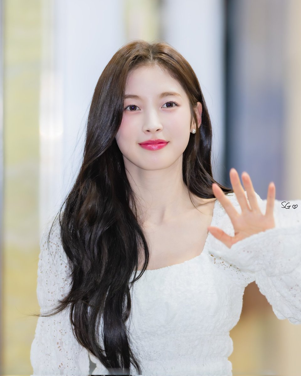 SG_love_OMG's tweet photo. 250723 효정의 볼륨을 높여요
 아린 출근🥰
📻🎙🎶🎵
🫶🏻🥰
#오마이걸 #Arin #아린 #배우 #OHMYGIRL #볼륨을_높여요
#내_여자친구는_상남자 https://t.co/Pd3kWU328m