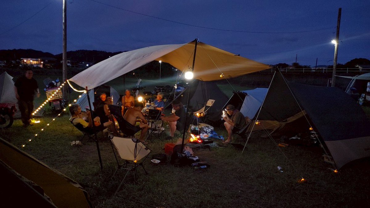 cub_mon's tweet image. 19日20日で南房総市の北良北浜海水浴場へカブキャンプに行きました。
昨年と違って数日前の大雨の影響で海水が濁ってて残念。
それ以外はとても良いキャンプツーリングだったと思います。
#カブキャンプ #スーパーカブ #キャンプ #ツーリング #多良北浜
