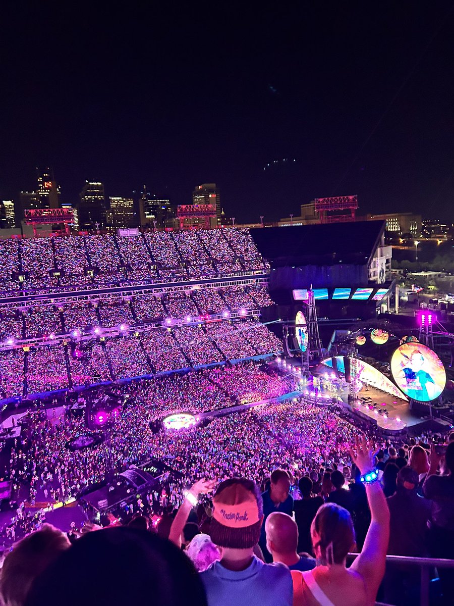 It was absolutely PERFECT! 🌎 🌙 ✨ 💜

#ColdplayNashville