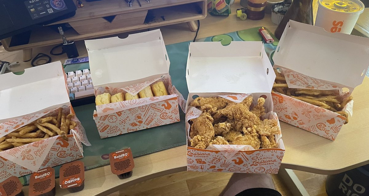 BigDumPillow's tweet image. Yum