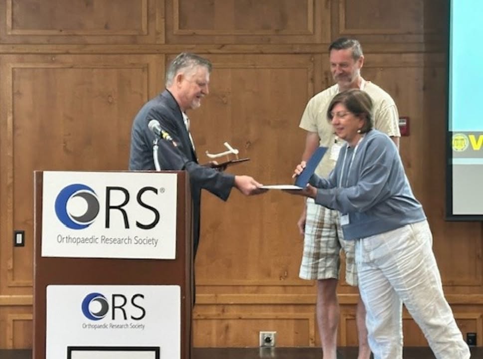 ORSsociety's tweet image. 🎉 Congrats to Henry Donahue, PhD (VCU), recipient of the Remodeling in Bone (RIB) Award at the ORS 51st MSK Workshop. Honored for his impact on bone remodeling and gave a impactful lecture on Chronic Diseases and Musculoskeletal Dysfunction. bit.ly/4mbqzjj #ORSMSK2025