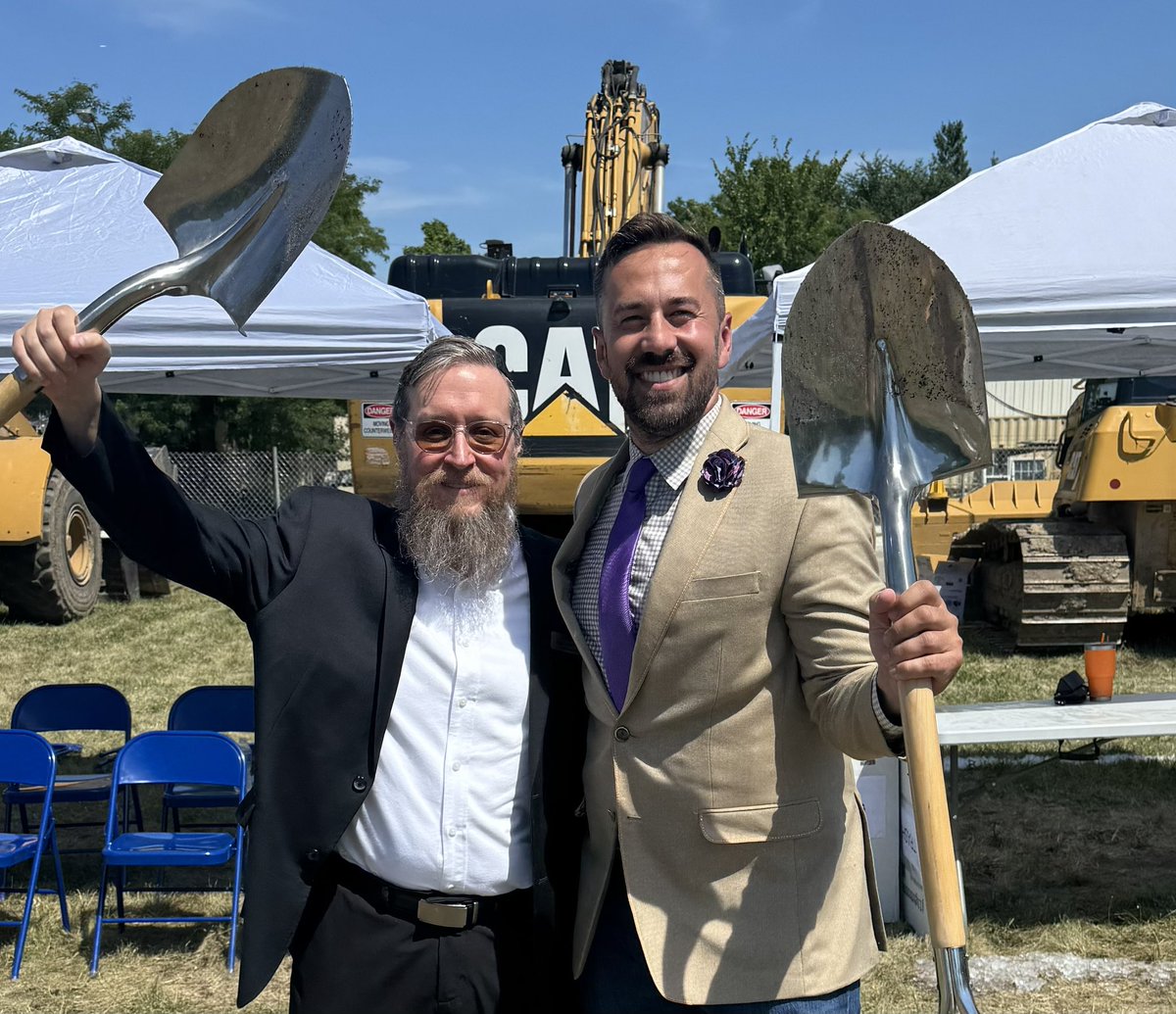 MikeMcGPontiac's tweet image. Ground has been broken today! A new apartment complex is being built on Auburn in Pontiac’s Eastside. I’ve supported this project every step of the way and, together, we can spur even more housing growth in our community. #LetsGoPontiac #ThankYouLighthouse