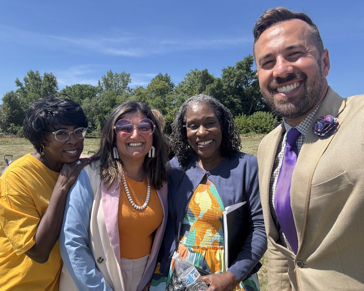 MikeMcGPontiac's tweet image. Ground has been broken today! A new apartment complex is being built on Auburn in Pontiac’s Eastside. I’ve supported this project every step of the way and, together, we can spur even more housing growth in our community. #LetsGoPontiac #ThankYouLighthouse