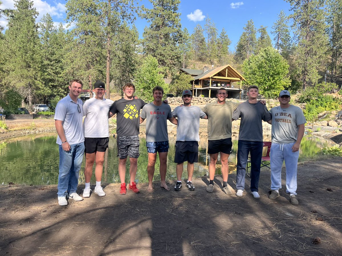 Coach__York's tweet image. Great summer for the TEs, ready to roll into camp!!
#GoEags🦅
#FAM #RTDS

@landonc2003 @StuitKayden @will_roberts05 @logan_eggart4 @braden_kuik @AsherBowie @ryan83johnson @zanderturner_ @Ioudman29