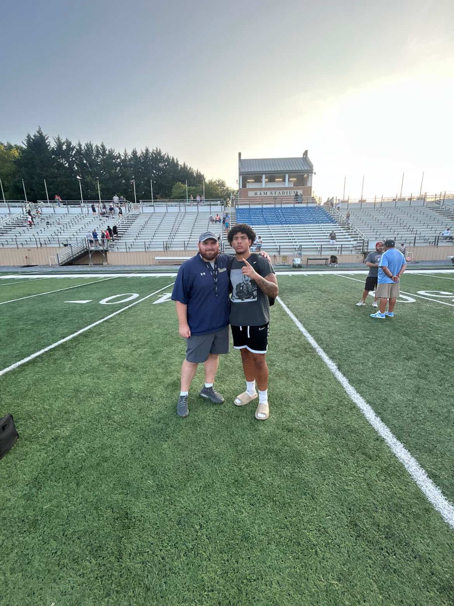 SHSHawksFootbal's tweet image. Big day for @Marquesl0ckh4rt at the @SURamsFootball Prospect Camp today. Made play after play out there, keep working hard! #HWTWF
@PrepRedzoneVA @SkyHawksAthl @carljfred @DmvSportsLive6 @novafootballpod @RyanRutherchevy @tkeelernvd @CoachJKellar @Tj_Peer