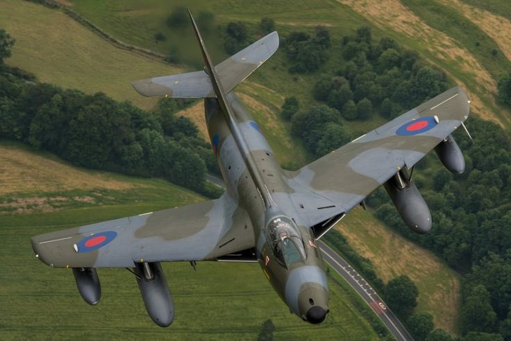 ShipWrektPod's tweet image. Fantastic to see a Hawker Hunter flying the loop, an aircraft well known to everyone who has enjoyed being a guest of FOST down Portland / Plymouth.
youtu.be/eehEC2CORiw?si…