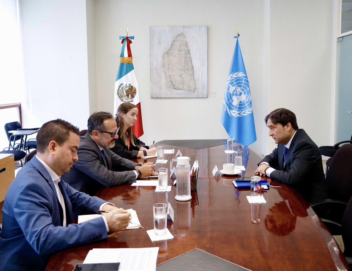 ENRIQUE OCHOA (@ochoa_mx_un) on Twitter photo <a href="/SRE_mx/">Relaciones Exteriores</a> recibimos al Sr. Humberto Henderson como Representante Interino <a href="/ONUDHmexico/">ONU-DH México</a> Bienvenido a 🇲🇽! Seguiremos trabajando 🤝 en favor de la defensa, promoción, protección y respeto de los derechos humanos. <a href="/SRE_mx/">Relaciones Exteriores</a> recibimos al Sr. Humberto Henderson como Representante Interino <a href="/ONUDHmexico/">ONU-DH México</a> Bienvenido a 🇲🇽! Seguiremos trabajando 🤝 en favor de la defensa, promoción, protección y respeto de los derechos humanos.
