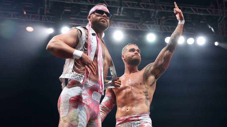 pwbrportal's tweet image. Excalibur acaba de falar que era pros Gunns estarem no torneio, porém Colten infelizmente se lesionou no Collision eles estão de fora! #AEWDynamite