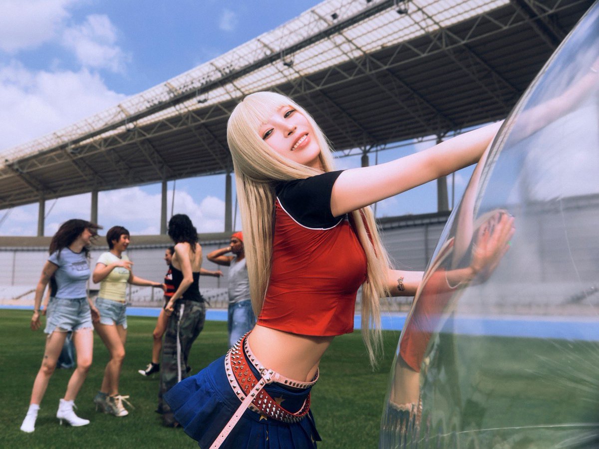 BoA_Official's tweet image. #보아 정규 11집 #Crazier 로 이야기하는 사랑∙이별∙자유
단호한 이별송 ‘What She Wants’ - 감정의 롤러코스터 ‘Up And Down’ –
통통 튀는 자신감 ‘Like I Like’ – 활기찬 파티송 ‘Hit You Up’
m.entertain.naver.com/home/article/3…
#BoA #보아
#Crazier #BoACrazier