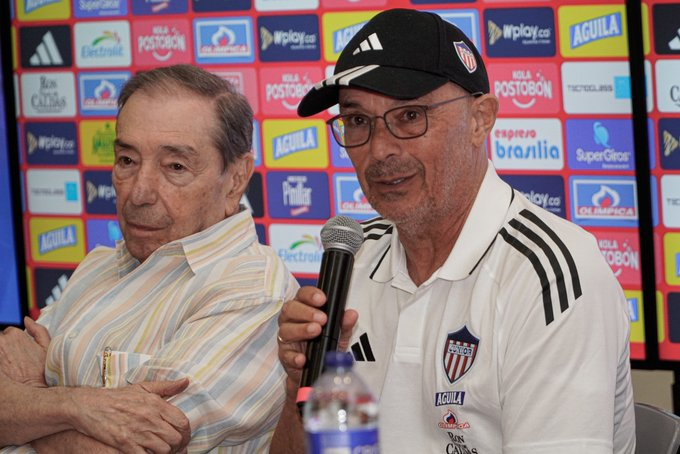 Técnicos de <a href="/JuniorClubSA/">Junior FC</a> que ganaron sus primeros 3 partidos dirigidos:

- Efraín Sánchez 🇨🇴
- William Martínez 🇺🇾
- Jorge Raúl Solari 🇦🇷
- Davíd Pinillos 🇨🇴
- Luis Amaranto Perea 🇨🇴
- Alfredo Arias 🇺🇾