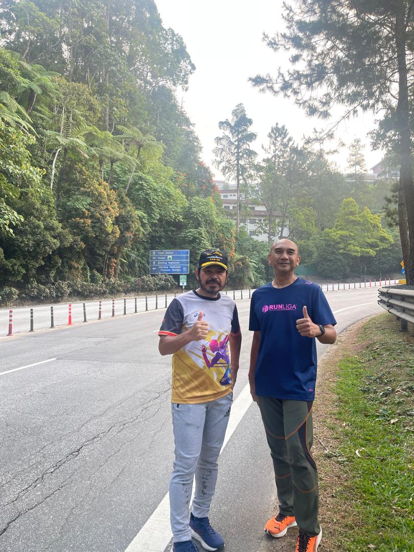 Dr_Uzir's tweet image. Alhamdulillah, pagi ini Fit DOSM: Morning Breakfast Run bersama DOSM BPHPP sebelum hadir ke Bengkel Penentapan Item Kesihatan Tahun 2025 bagi Pembangunan Indeks Harga Kesihatan.

#FitDOSM
#StatsMalaysia 
#StatistikNadiKehidupan 
#StatistikSegalanyaPasti
#MyASEAN2025
#KPDOSM