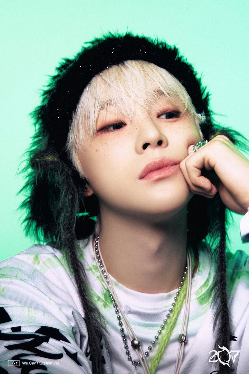 요 사진 넘 찰떡이여서 바아로 패드 배경화면으로…💚🍀