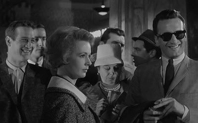 SelectWomanTaft's tweet image. The Hustler (1961) is one grim movie but its cast is dynamite: Newman (The Sting), Gleason (The Sting ll), George Scott (The Exorcist lll), Murray Hamilton (Jaws 2), and Piper Laurie (Carrie).
Lots of billiards and bourbon.
👵🏼 🎱🥃