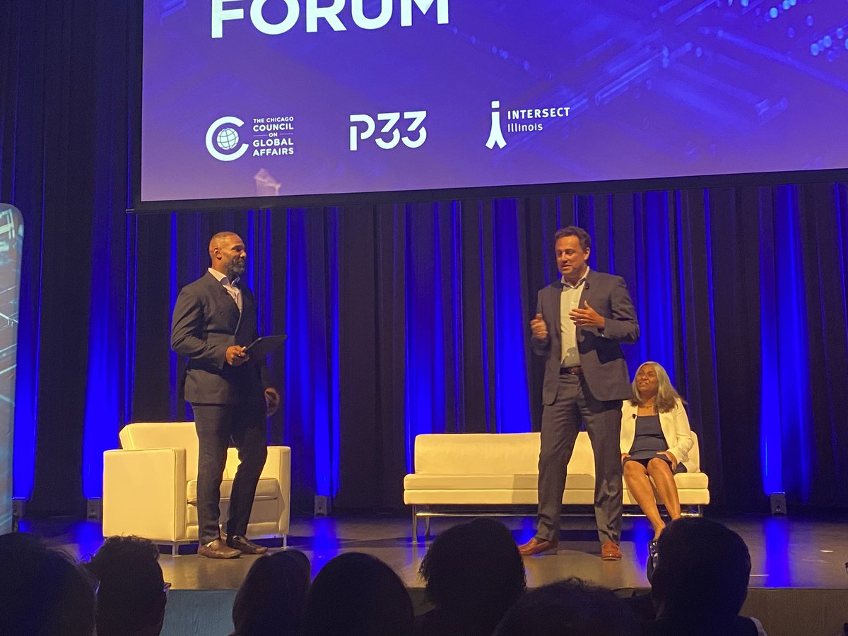 Great job moderating the Global #Quantum Forum in #Chicago today <a href="/MattForte22/">Matt Forte</a>!