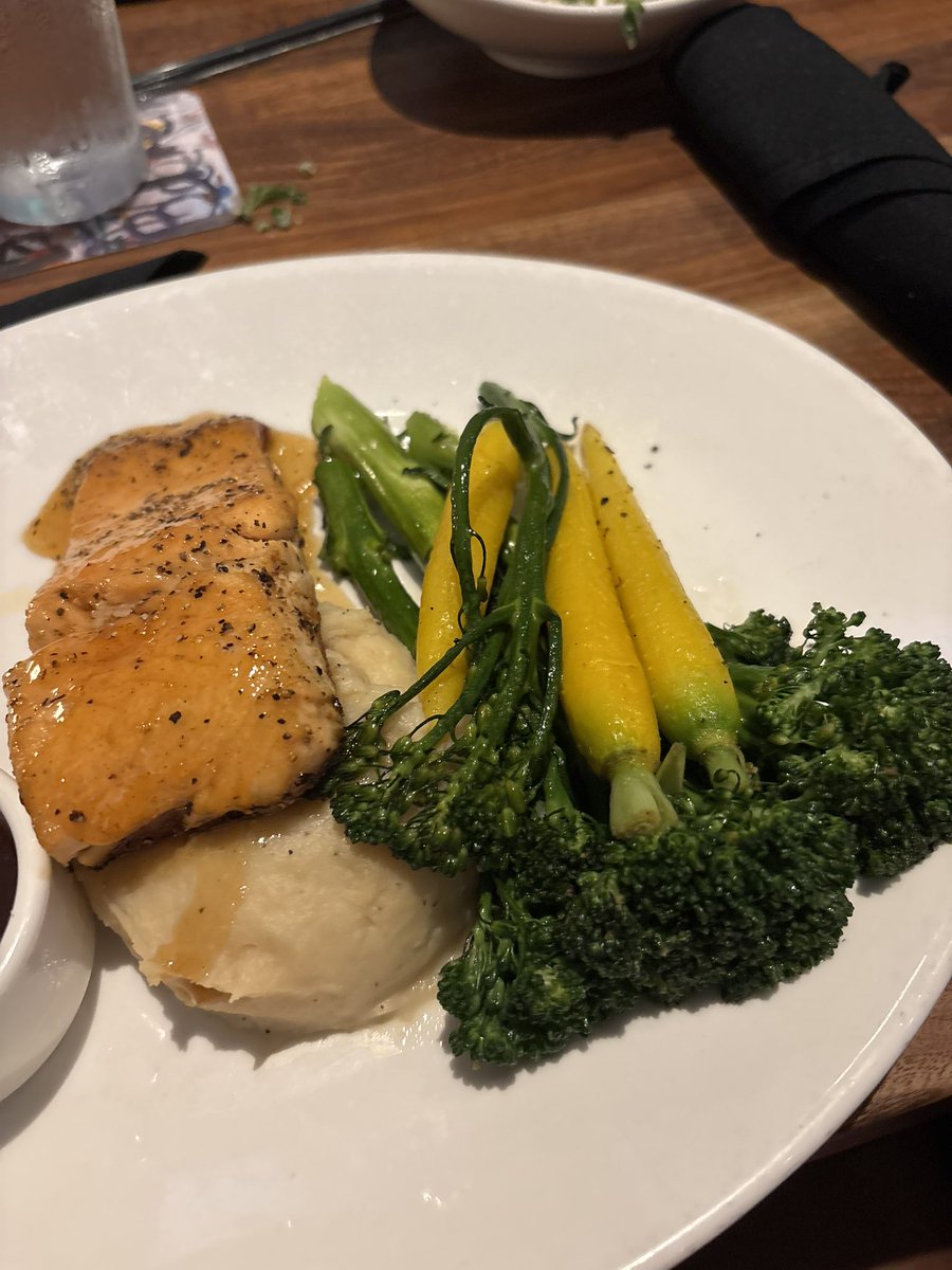 briansherrodtv's tweet image. Now this is a delicious dinner. First time trying Yard House and wow, the Brussels and salmon sold me! I need this again in my life! 🍣