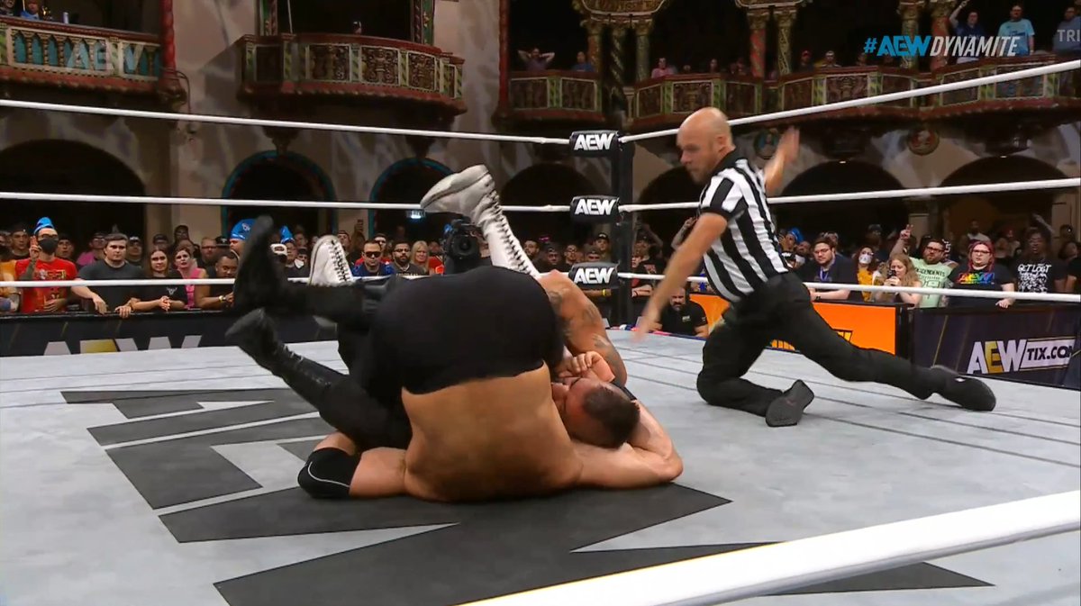 pwbrportal's tweet image. Mark Briscoe derrota Claudio em uma ótima luta! Como sempre eles roubam o show mais uma vez! #AEWDynamite