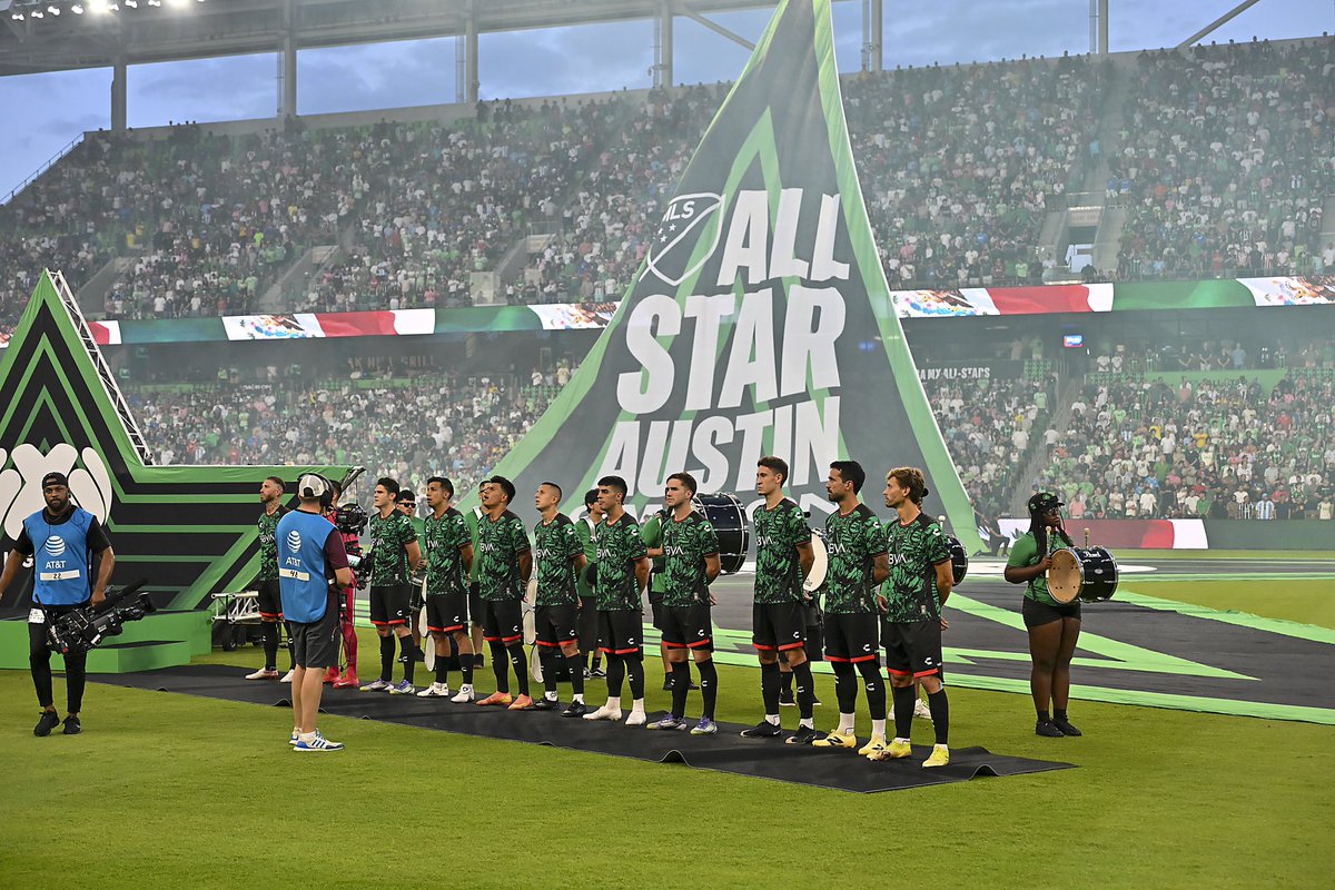 MikelArriolaP's tweet image. Vamos, muchachos!!!
Todo nuestro aliento con las estrellas de la @LigaBBVAMX en este #AllStarGame 2025!
⚽️🔥