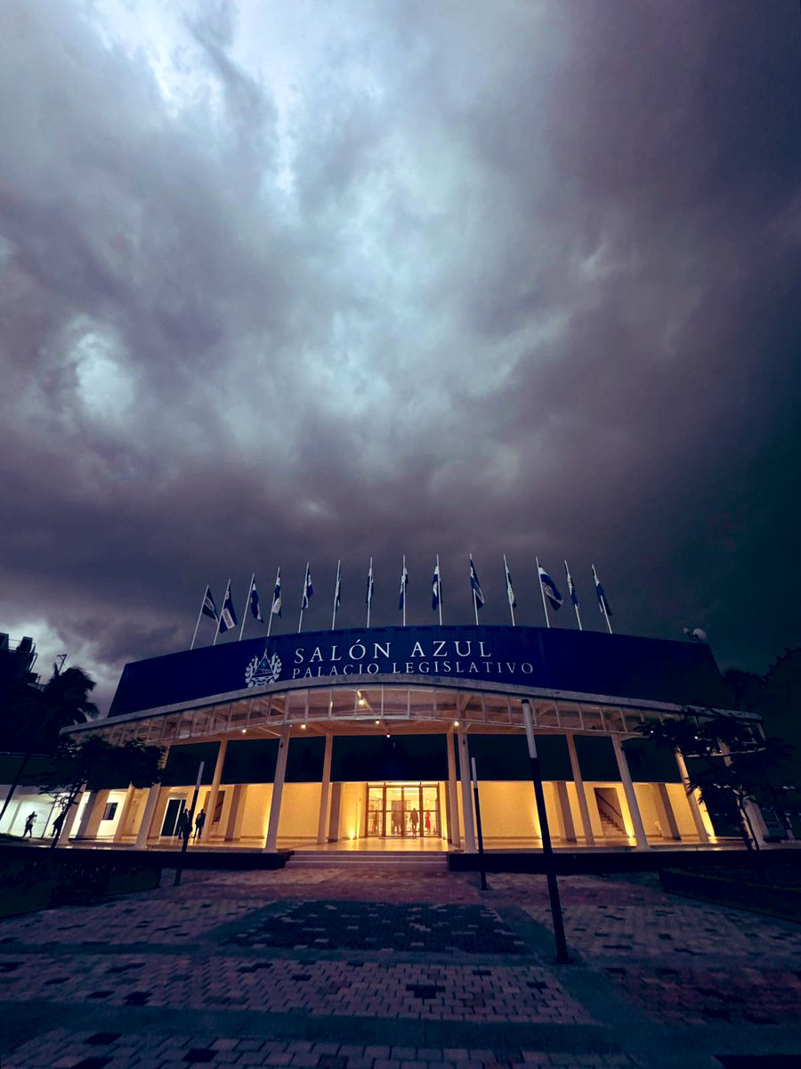 Terminando la plenaria #65 con don Elver … 😅